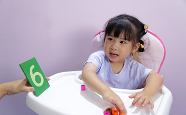 小孩語言發(fā)育障礙的原因有哪些？