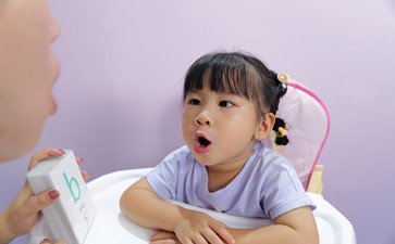 兒童語言發(fā)育遲緩做康復(fù)訓(xùn)練價格是多少？