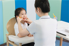 小孩說話吐字不清？只因家長做錯了這兩件事